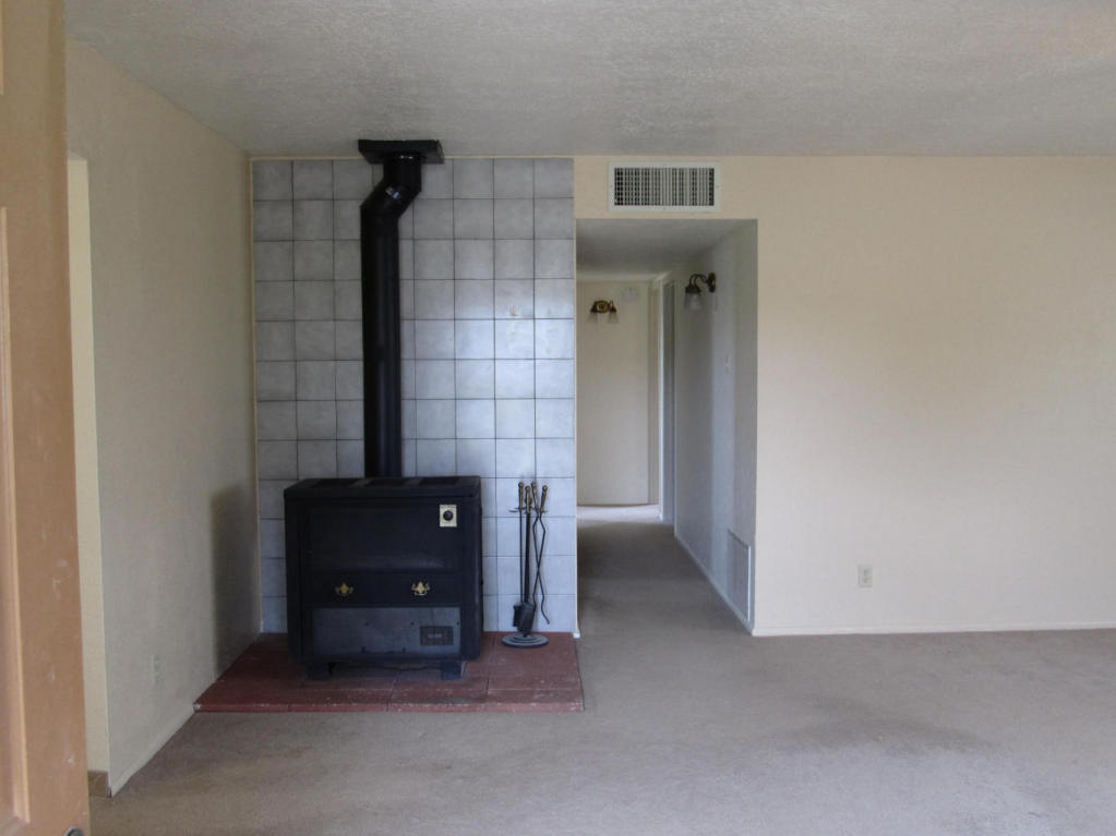 10 BABALOS Drive, Tijeras, NM 87059