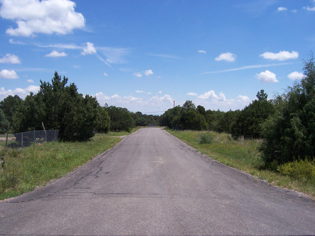 10 Roadrunner Road, Tijeras, NM 87059