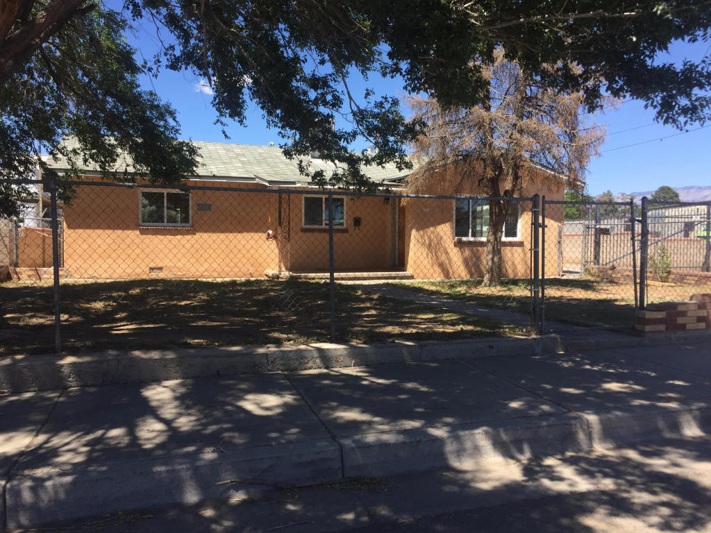 405 Prospect Avenue NE, Albuquerque, NM 87102