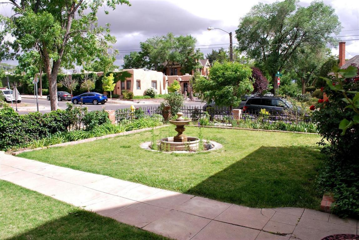 123 Walter Street SE, Albuquerque, NM 87102