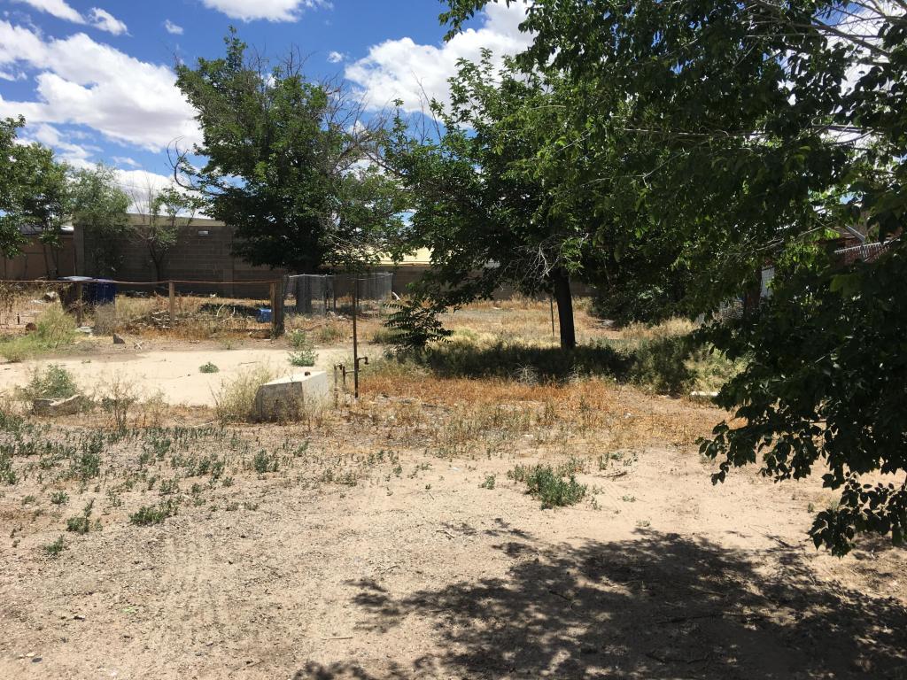 418 Bethel Avenue SE, Albuquerque, NM 87102