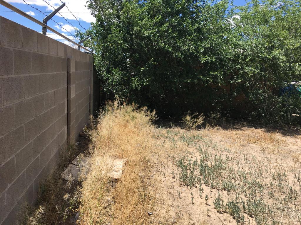 418 Bethel Avenue SE, Albuquerque, NM 87102