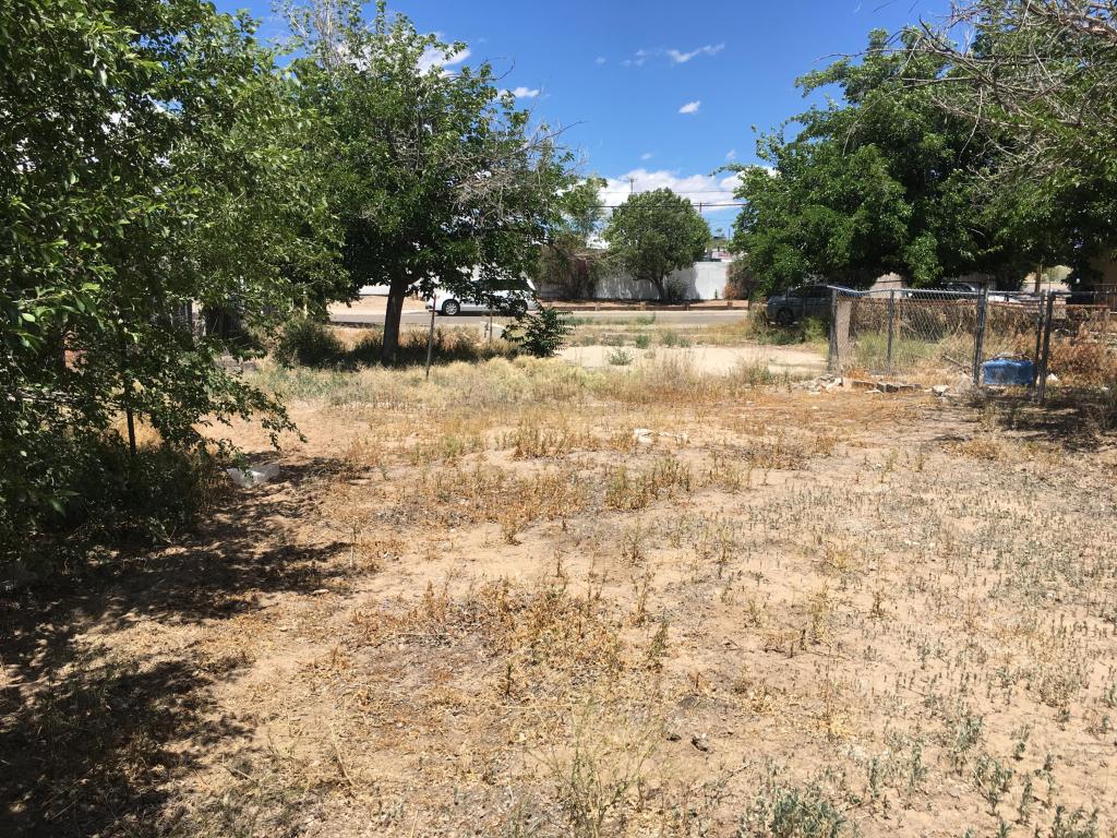 418 Bethel Avenue SE, Albuquerque, NM 87102