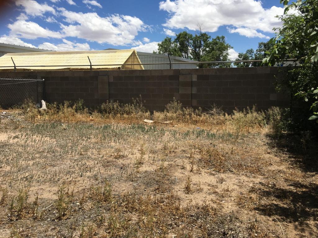 418 Bethel Avenue SE, Albuquerque, NM 87102