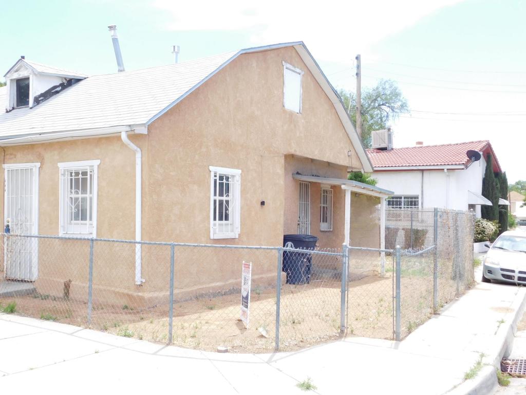 444 Pacific Avenue SW, Albuquerque, NM 87102