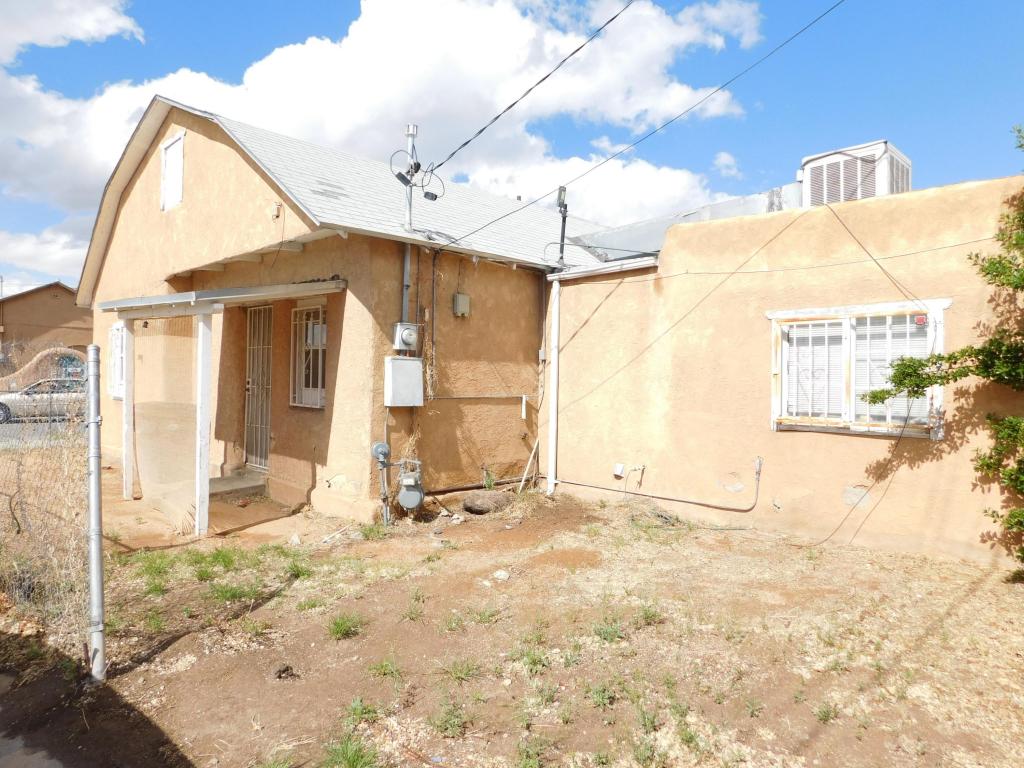 444 Pacific Avenue SW, Albuquerque, NM 87102