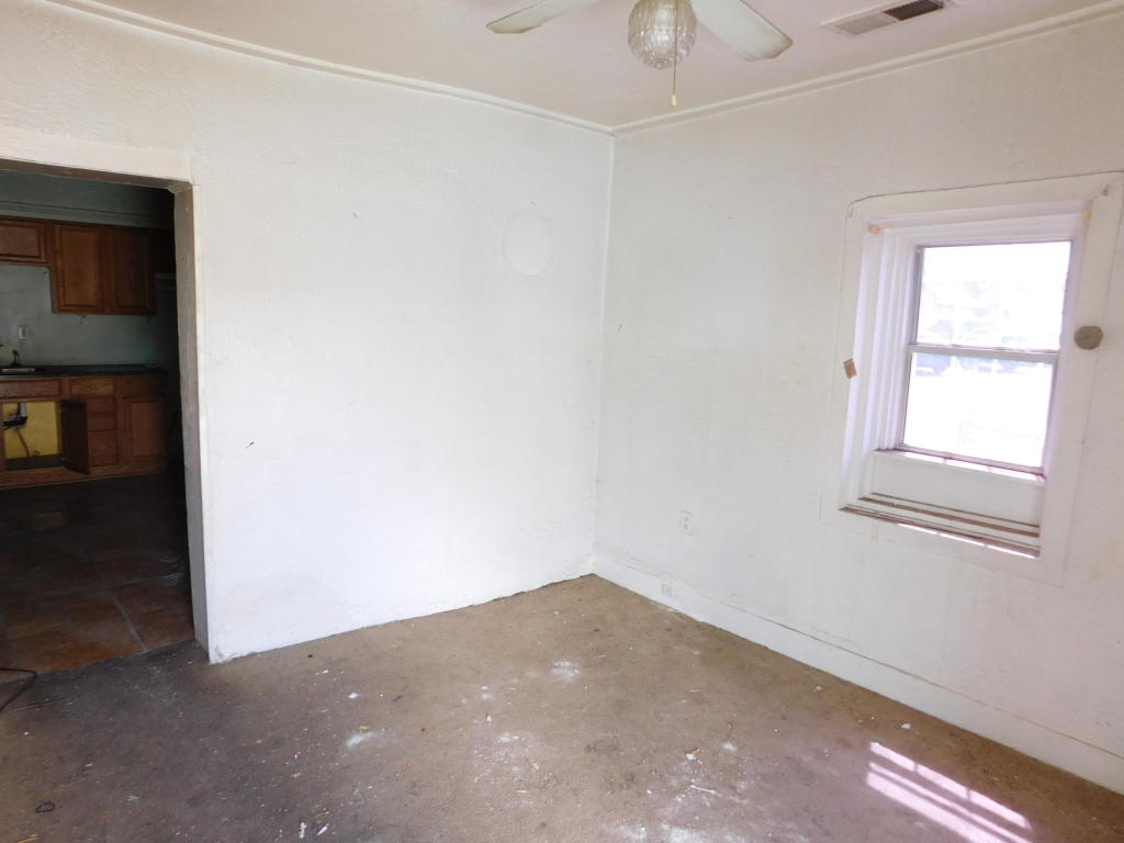 444 Pacific Avenue SW, Albuquerque, NM 87102