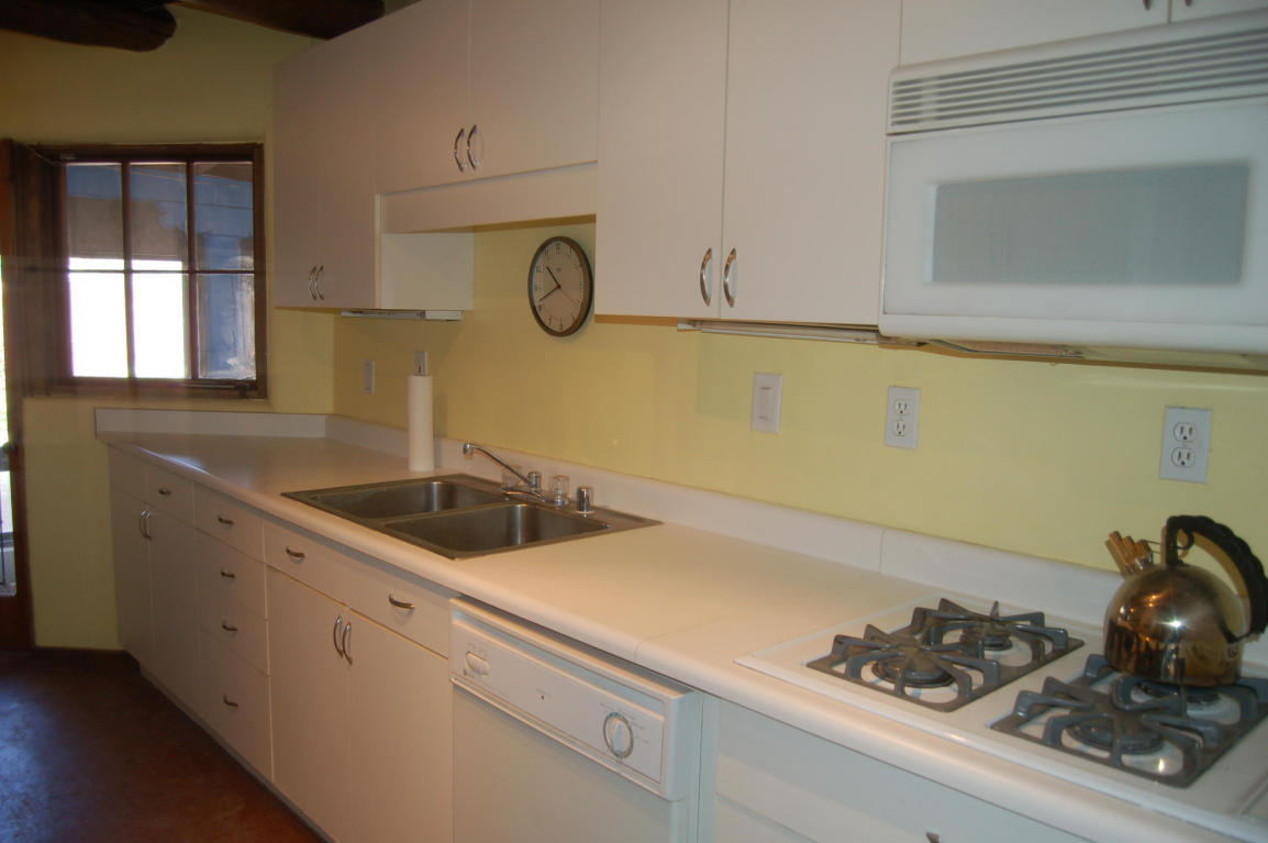 5 Chacon Place NW, Albuquerque, NM 87104