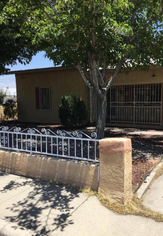 374 57Th Street NW, Albuquerque, NM 87105