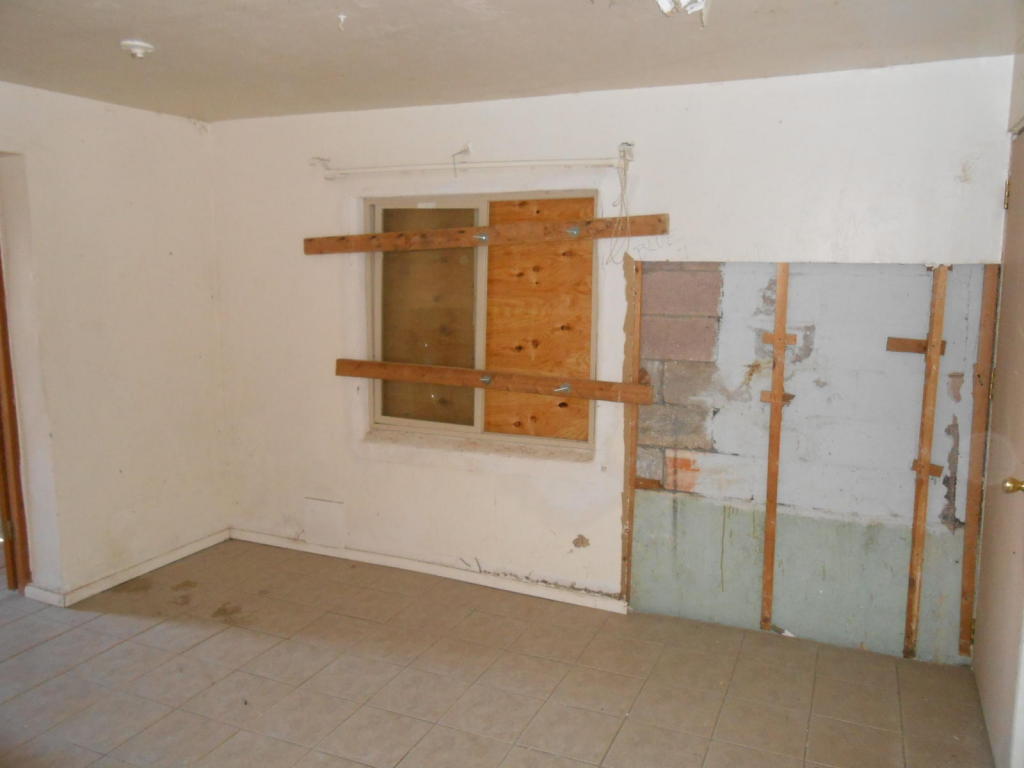 242 58Th Street NW, Albuquerque, NM 87105