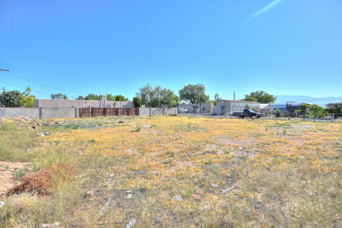 5901 Central Avenue NW, Albuquerque, NM 87105