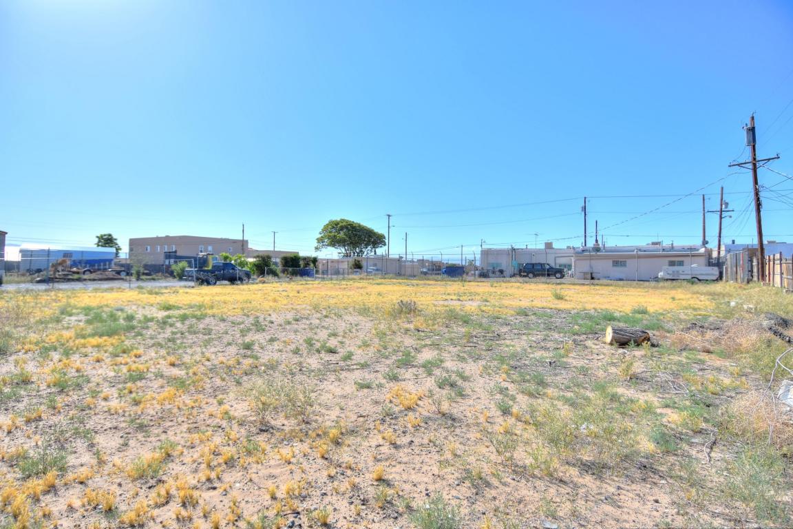 5901 Central Avenue NW, Albuquerque, NM 87105