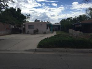 427 Stanford Drive SE, Albuquerque, NM 87106