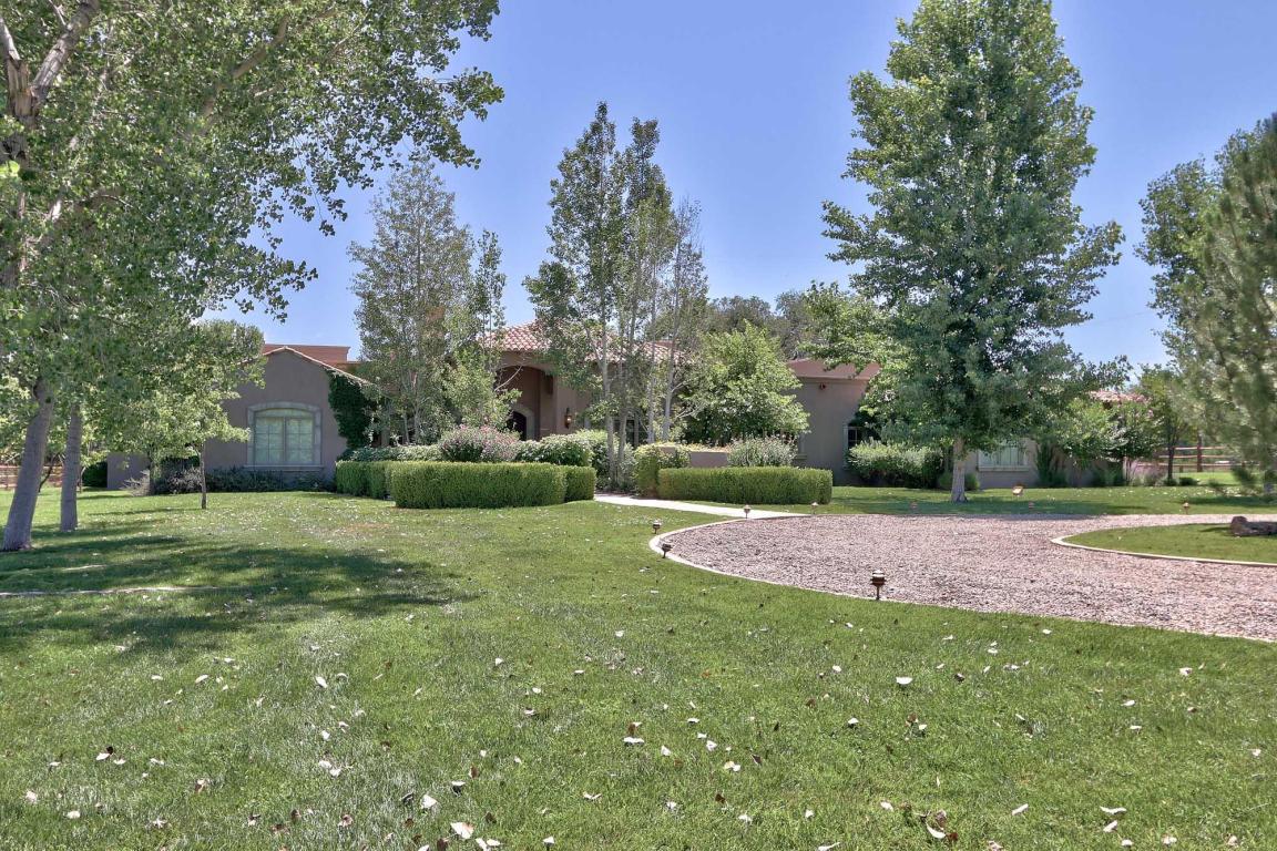 7512 Rio Grande Boulevard NW, Los Ranchos, NM 87107