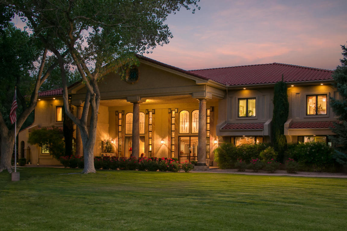 6828 Rio Grande Boulevard NW, Los Ranchos, NM 87107