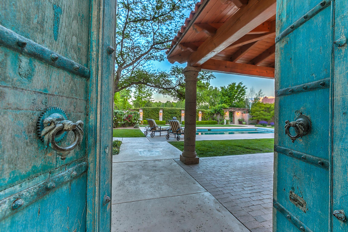 2000 Los Poblanos Place NW, Los Ranchos, NM 87107