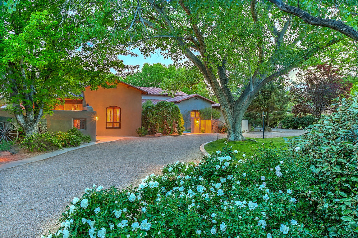 2000 Los Poblanos Place NW, Los Ranchos, NM 87107