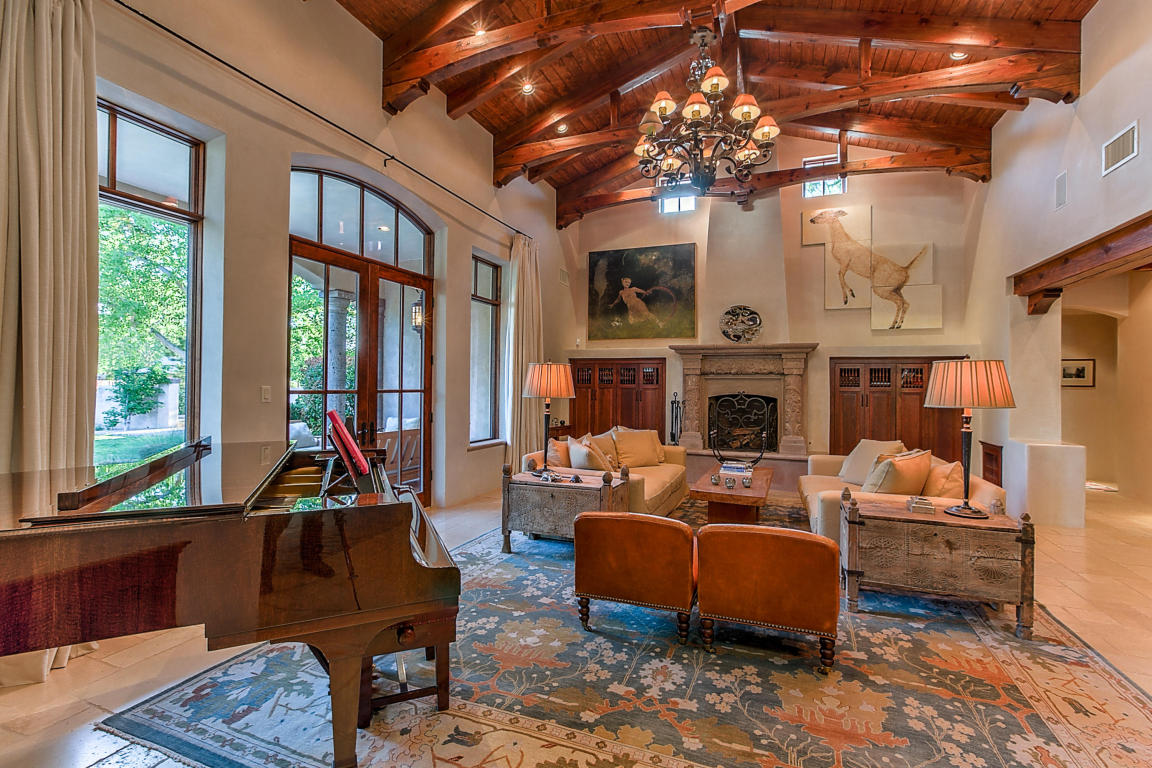 2000 Los Poblanos Place NW, Los Ranchos, NM 87107