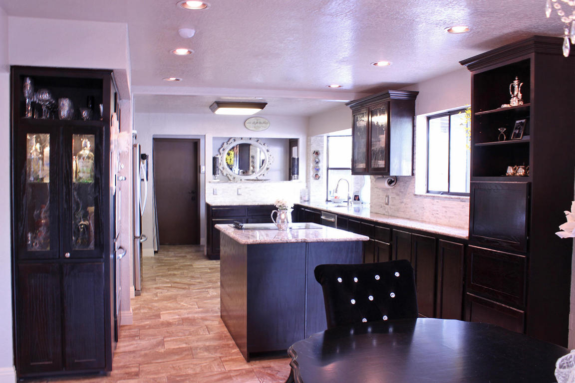 1714 Camino Gallo NW, Albuquerque, NM 87107