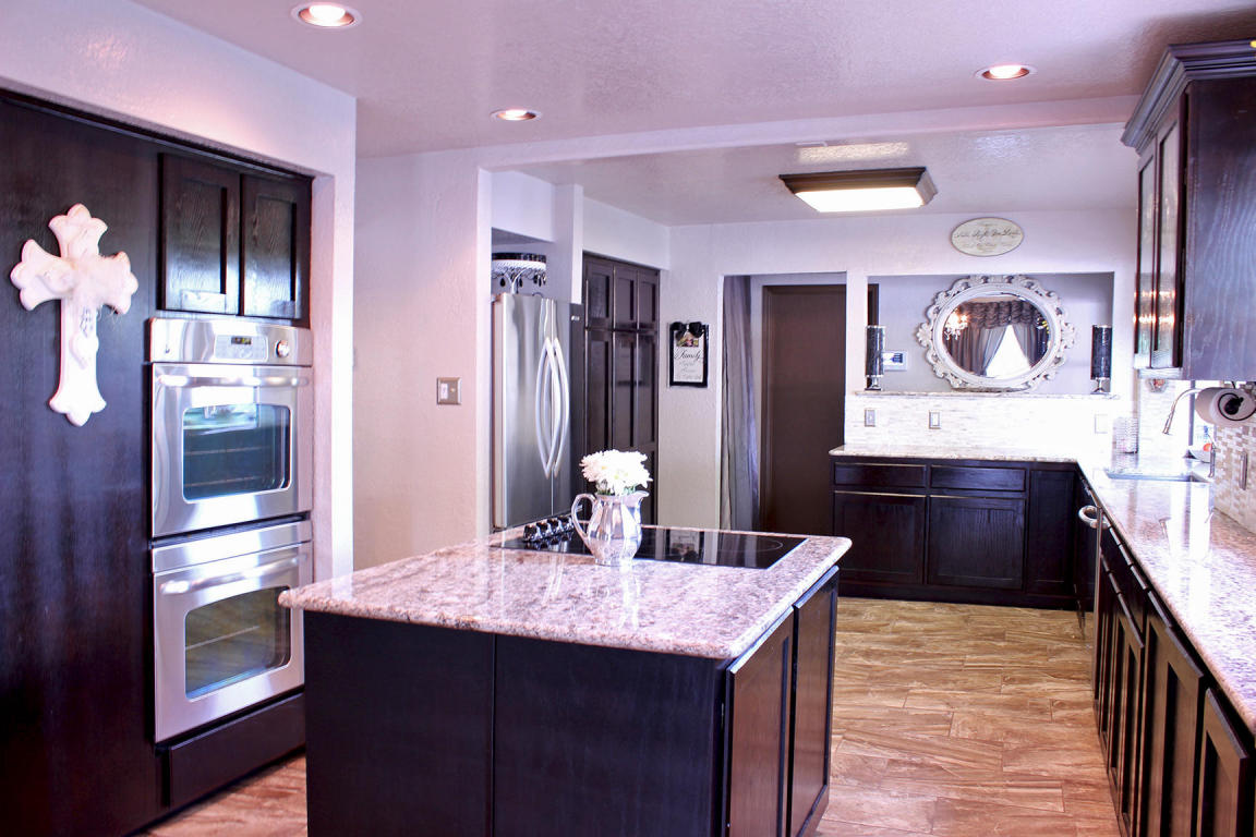 1714 Camino Gallo NW, Albuquerque, NM 87107