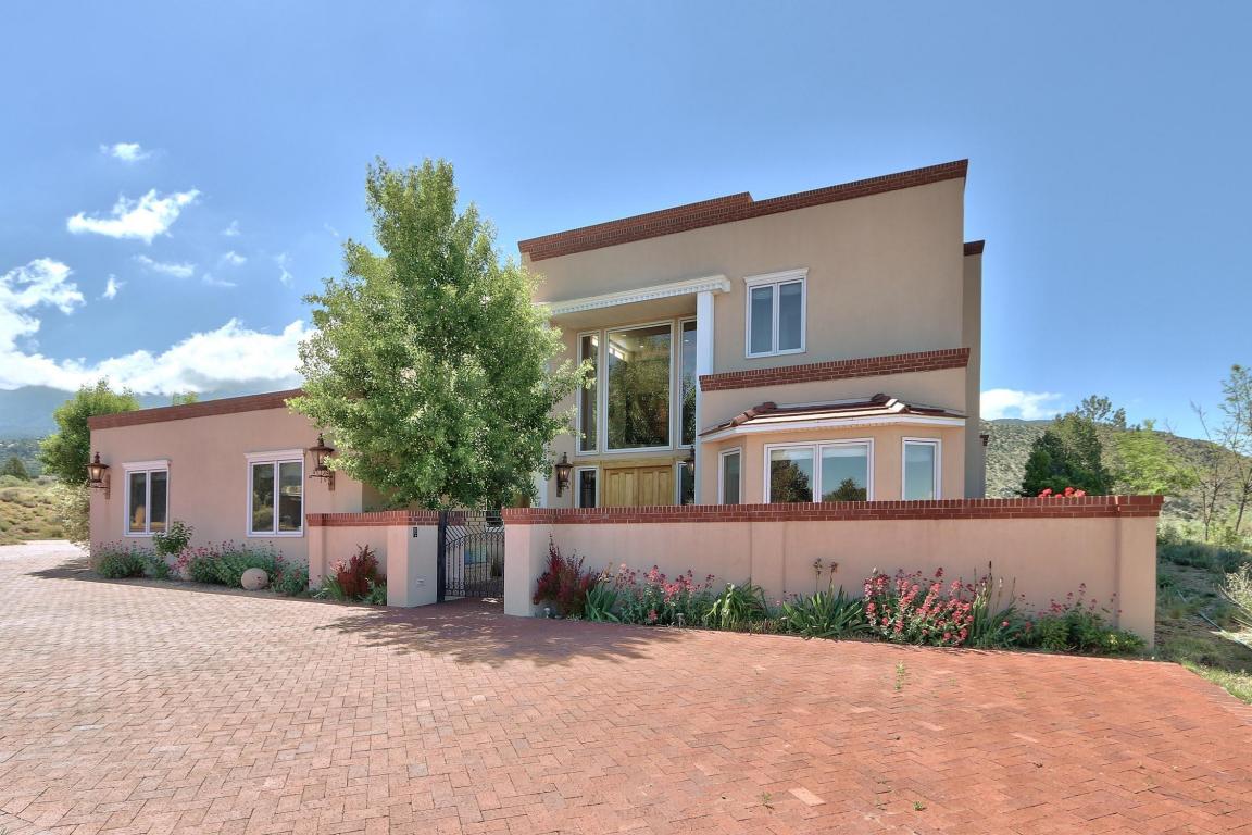 13716 Canada Del Oso Place NE, Albuquerque, NM 87111