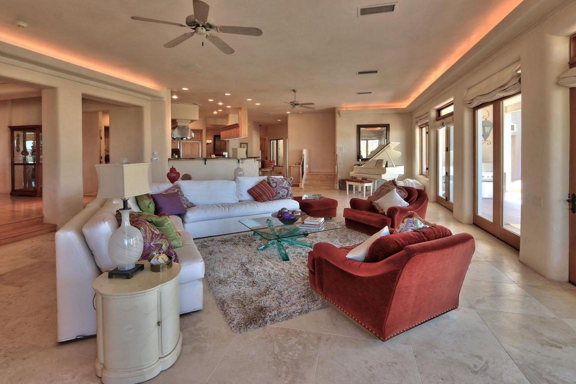 13716 Canada Del Oso Place NE, Albuquerque, NM 87111