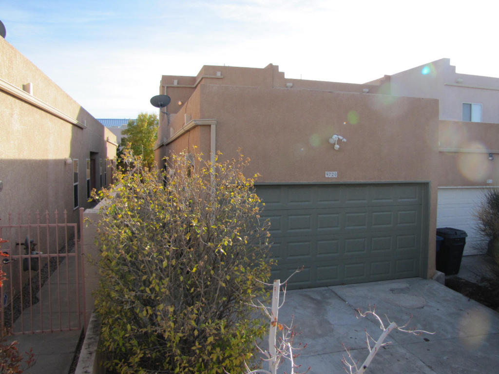 9720 Lagrima De Oro Road NE, Albuquerque, NM 87111