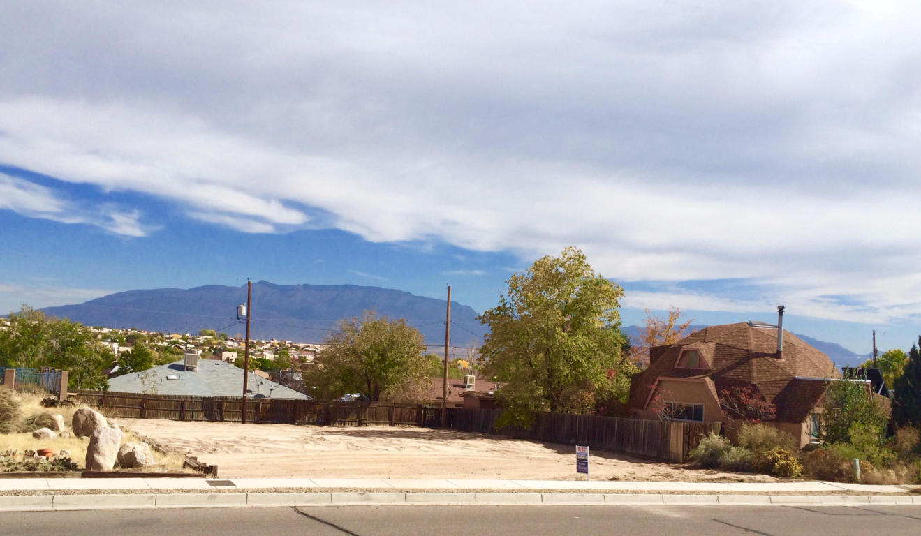 10612 Pastime Avenue NW, Albuquerque, NM 87114