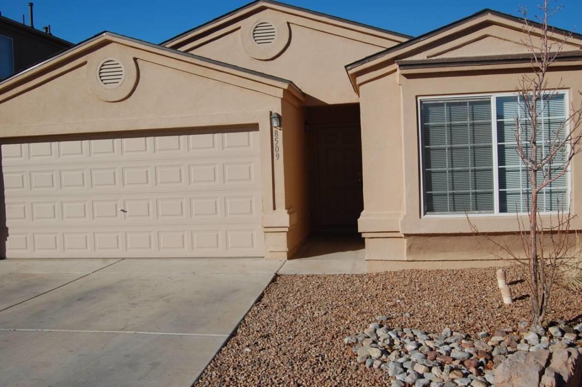 8431 Vista Penasco Avenue SW, Albuquerque, NM 87121
