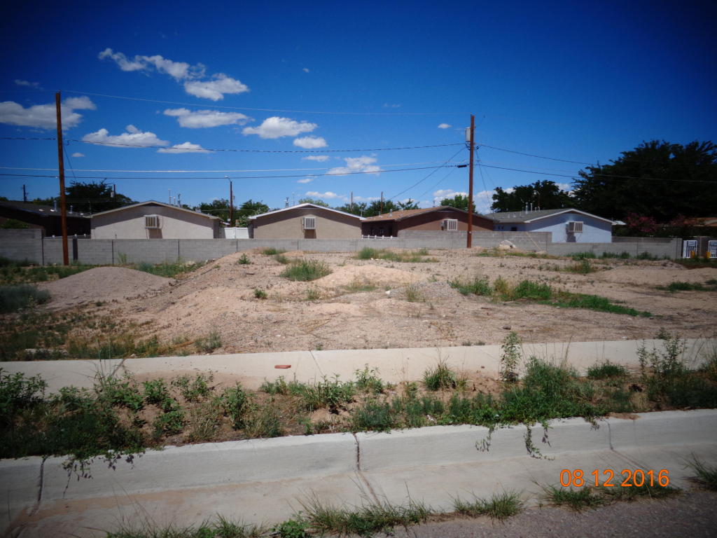6425 DENNISON Road SW, Albuquerque, NM 87121