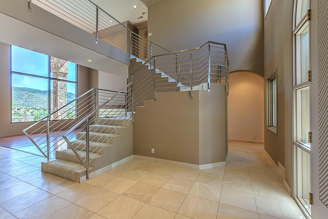 1437 Honeysuckle Drive NE, Albuquerque, NM 87122