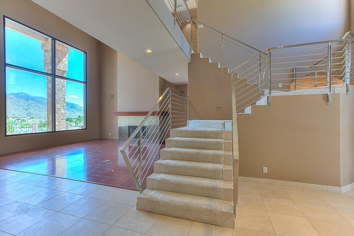 1437 Honeysuckle Drive NE, Albuquerque, NM 87122