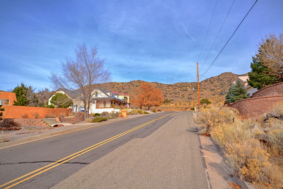 Camino de la Sierra lot 4 NE, Albuquerque, NM 87123