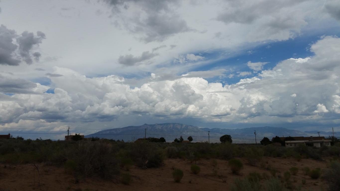 513 Adelfa NE, Rio Rancho, NM 87124
