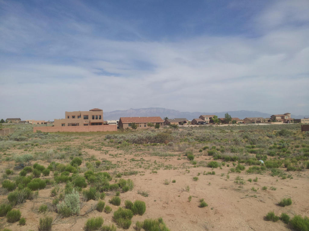 524 5th  Street NE, Rio Rancho, NM 87124