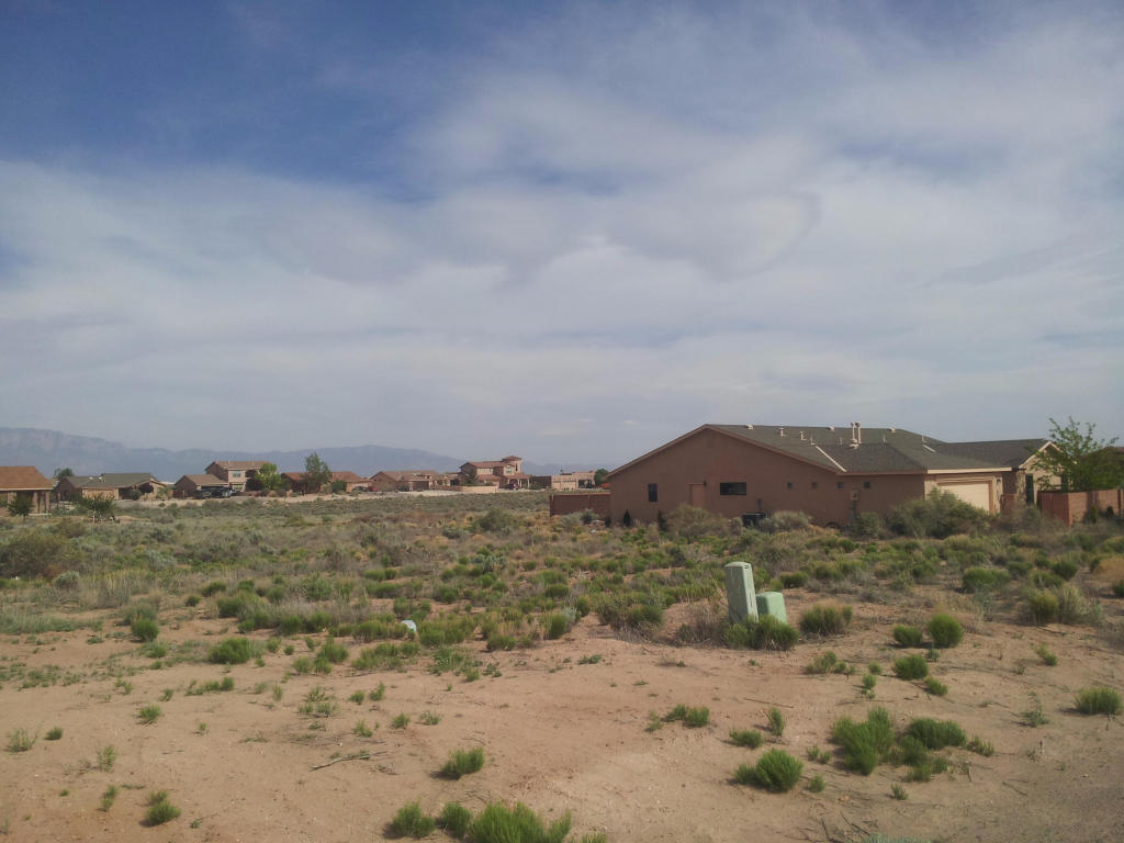 524 5th  Street NE, Rio Rancho, NM 87124