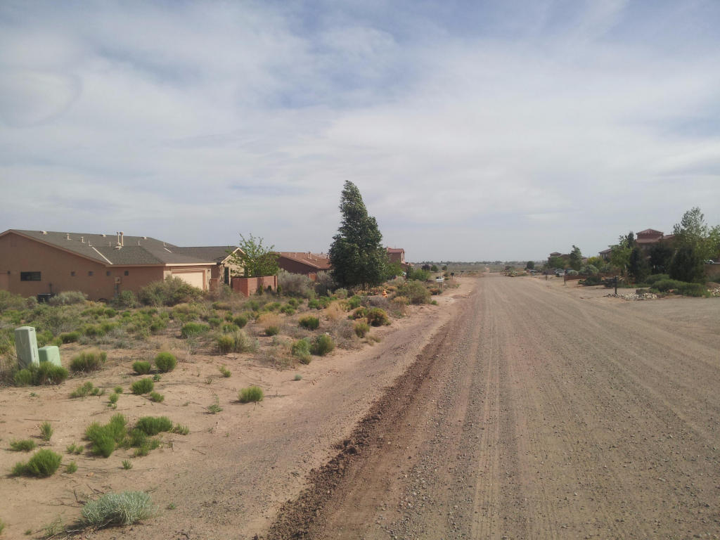 524 5th  Street NE, Rio Rancho, NM 87124