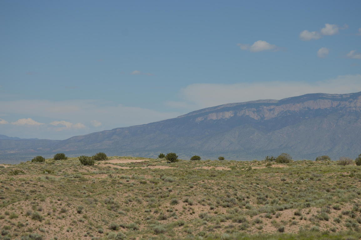 1018 11th Avenue NE, Rio Rancho, NM 87144