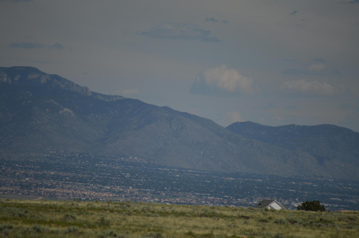 1018 11th Avenue NE, Rio Rancho, NM 87144