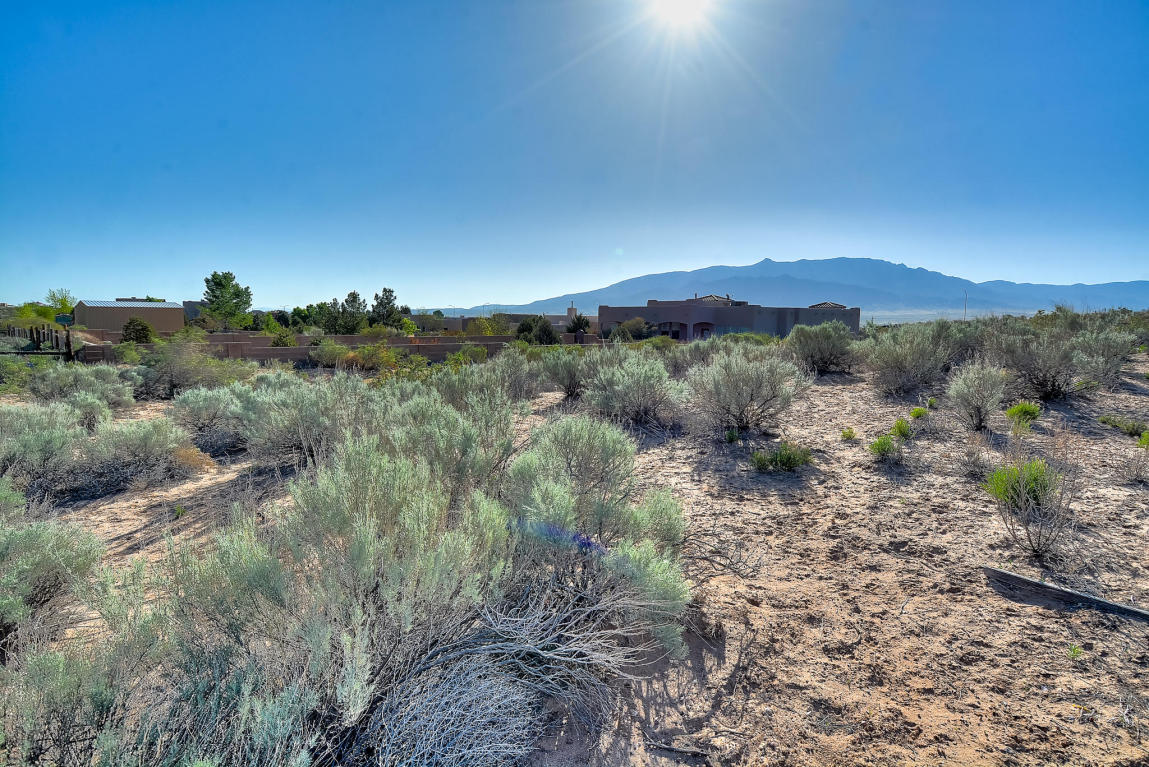 513 Monterrey NE, Rio Rancho, NM 87144