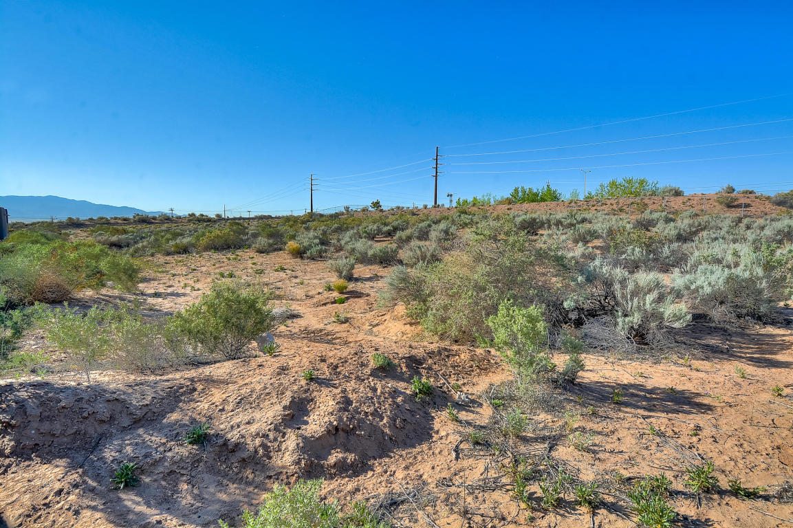 513 Monterrey NE, Rio Rancho, NM 87144