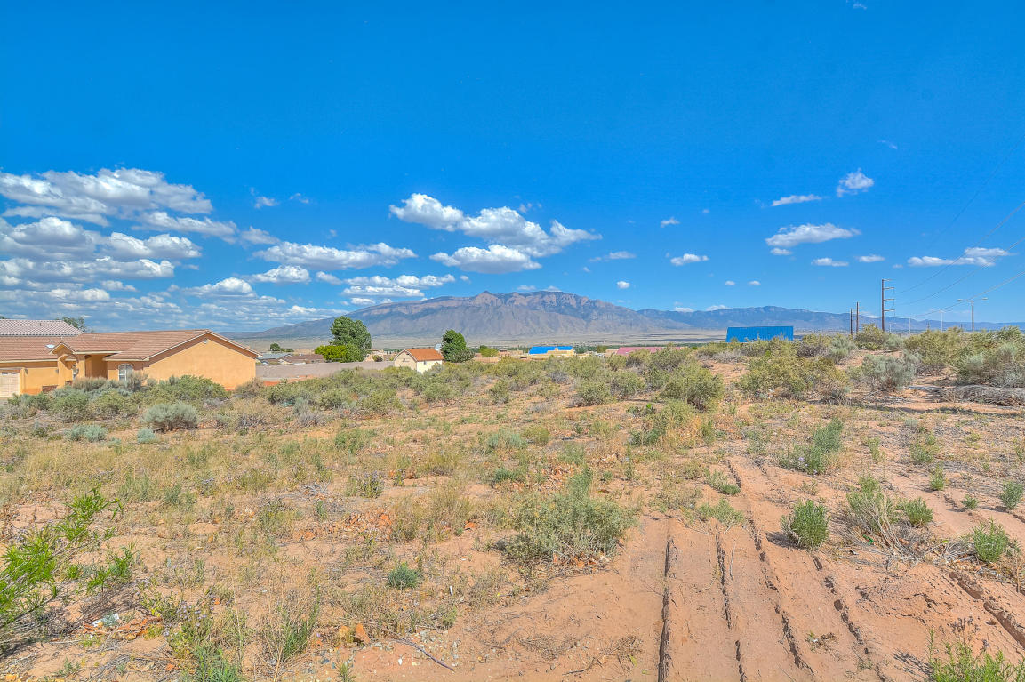 700 Chihuahua NE, Rio Rancho, NM 87144