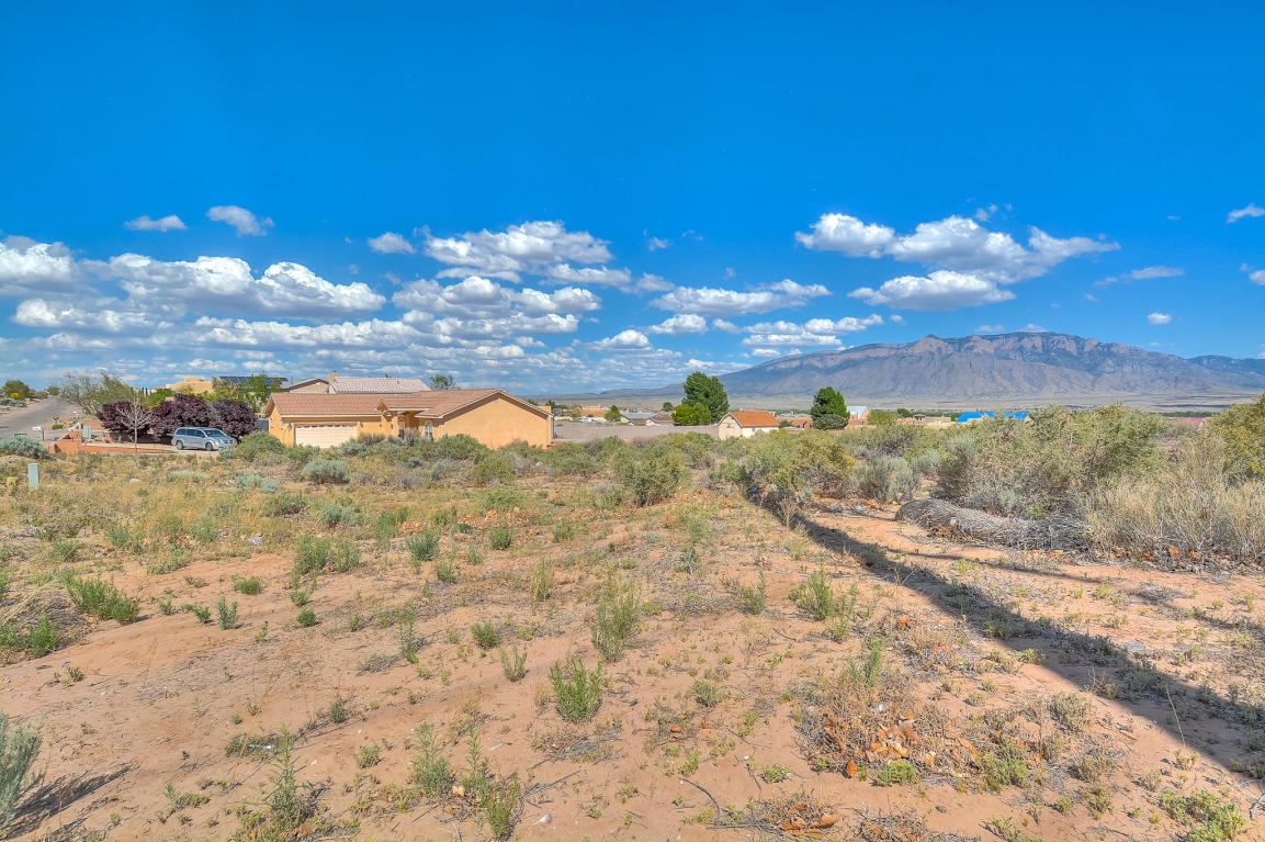 700 Chihuahua NE, Rio Rancho, NM 87144