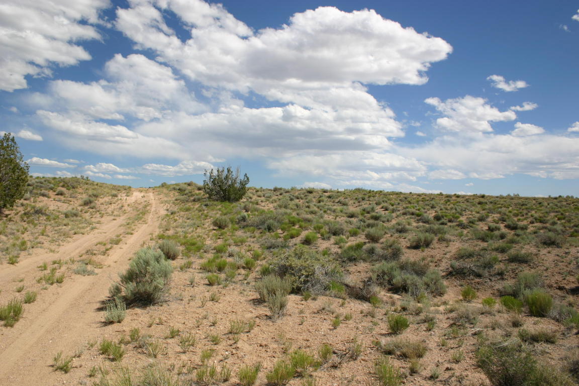 Elm  Place NE, Rio Rancho, NM 87144