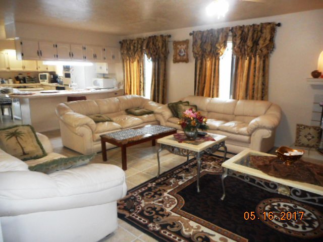 1704 Helena Dr, Gallup, NM 87301