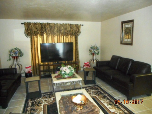 1704 Helena Dr, Gallup, NM 87301