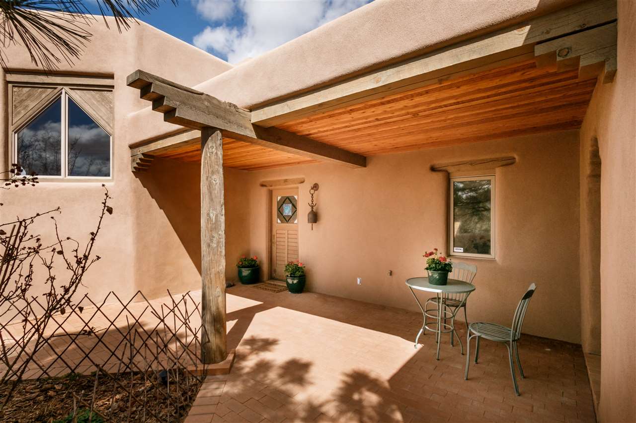 1631 Camino De Cruz Blanca, Santa Fe, NM 87505
