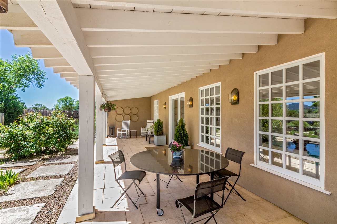 2109 Old Arroyo Chamiso, Santa Fe, NM 87505