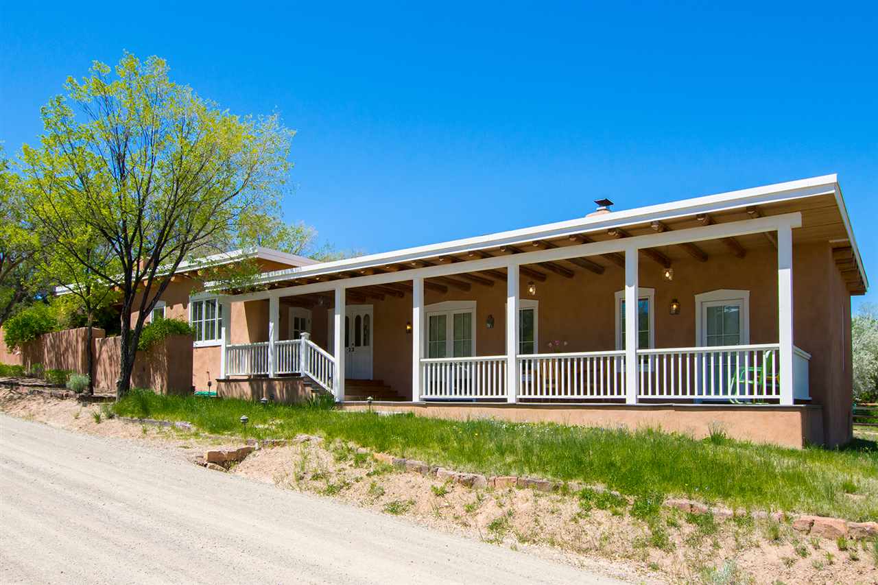 858 Camino Ranchitos, Santa Fe, NM 87505