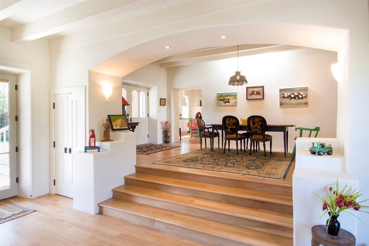 858 Camino Ranchitos, Santa Fe, NM 87505